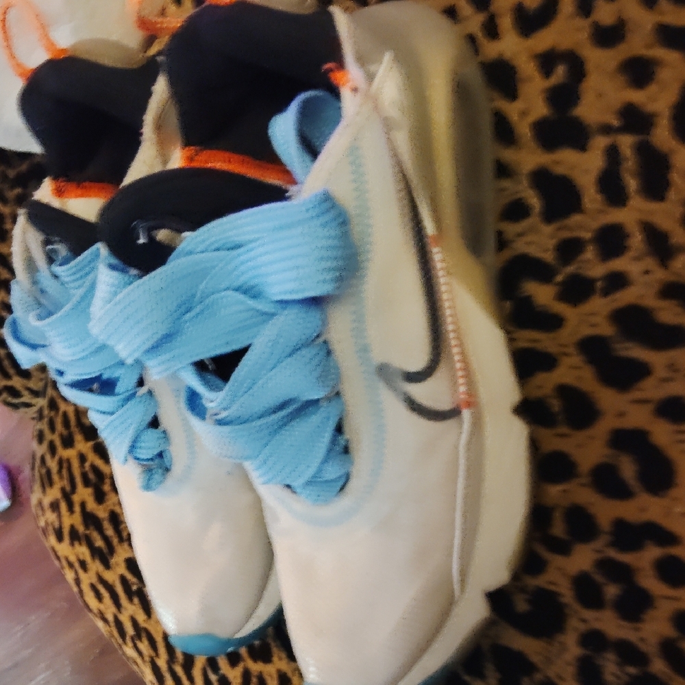 Nike White and Blue Sneakers with Chunky Sole - Picture 9 of 12